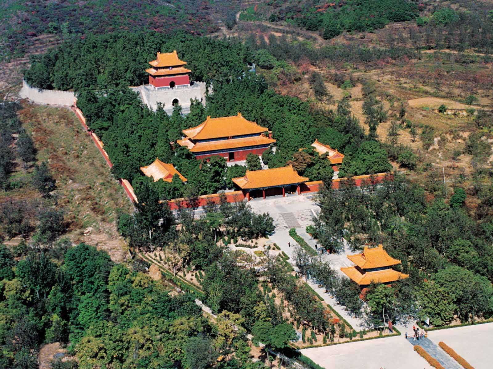 Ming-tombs
