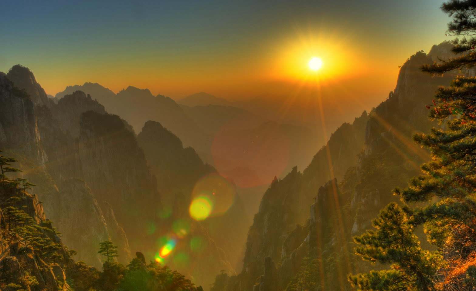 3-Day Beijing Huangshan Sightseeing Tour with Round-trip High-speed Train