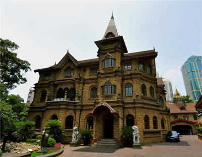 Moller Villa Mansion