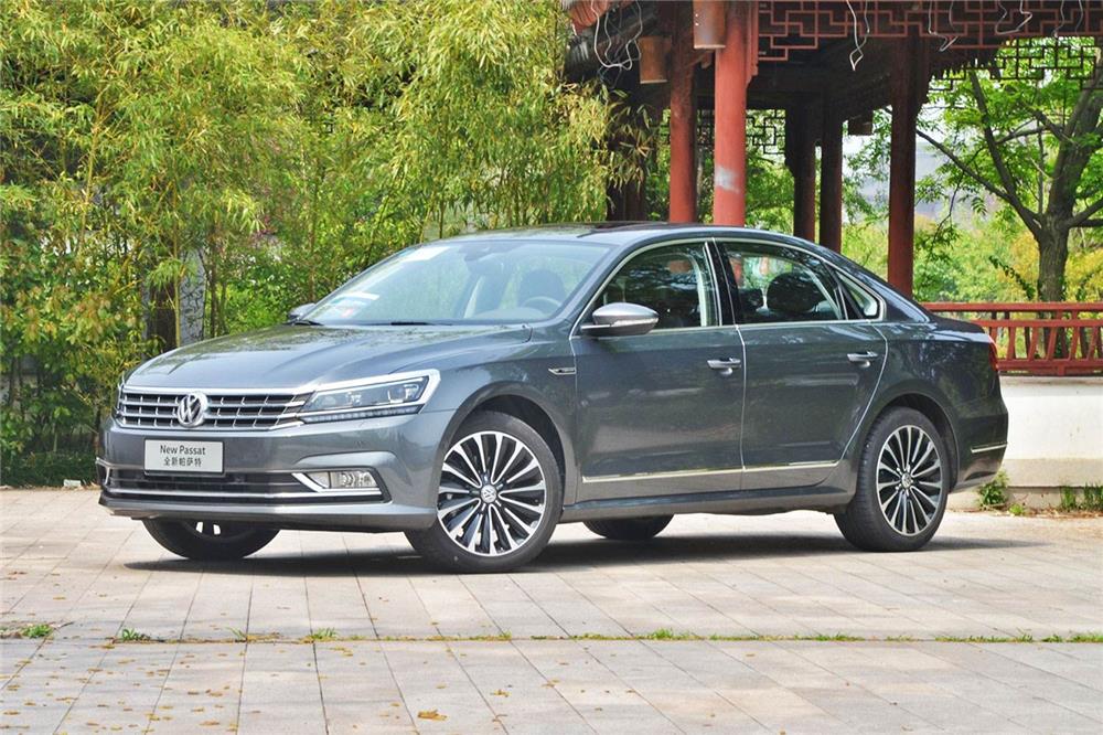 Passat (or silmilar), 5 seats