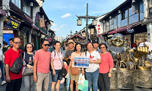 Luxurious Getaway: Comfortable Business-Class High-Speed Train Day Trip from Shanghai to Hangzhou