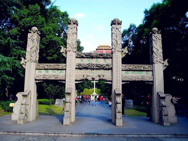 Xu_Guangqi_Tomb_2.jpg