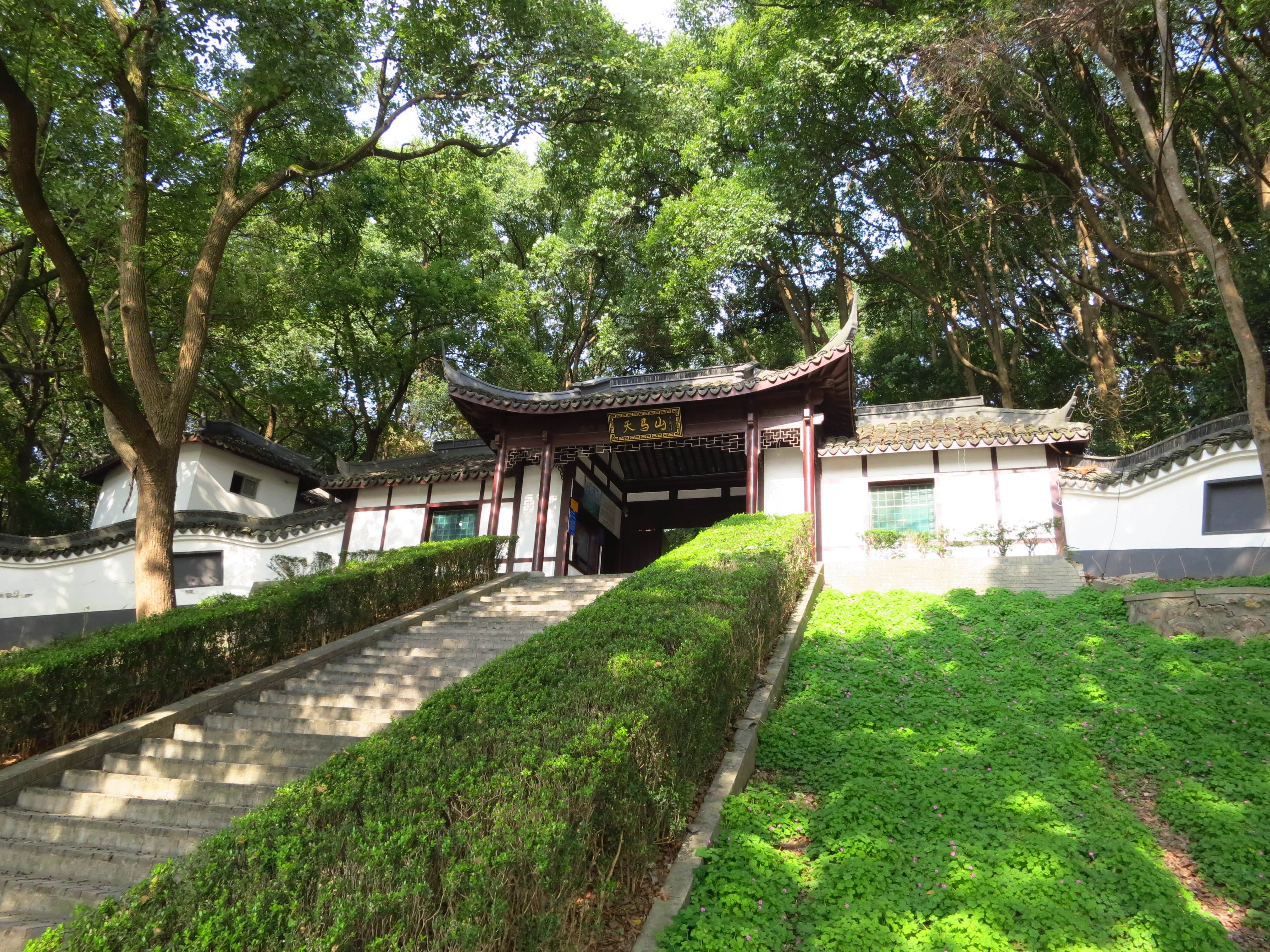 Huzhu_Pagoda_2.jpg