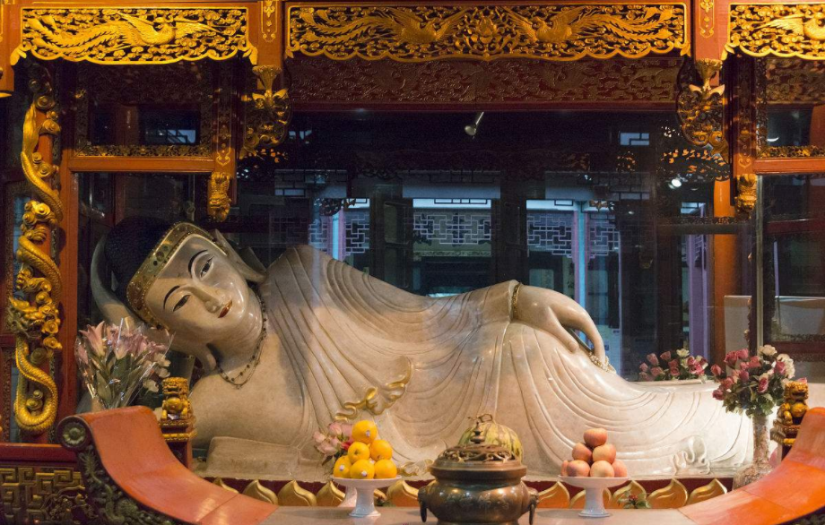 Shanghai Jade Buddha Temple in China Tour Package.png
