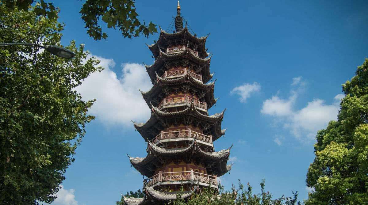 Longhua_Temple_2.jpg