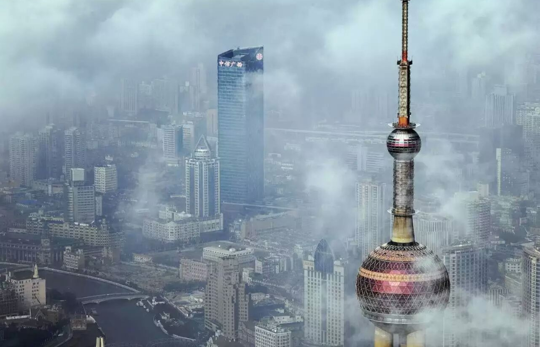 Oriental Pearl Tower in shanghai tour.jpg