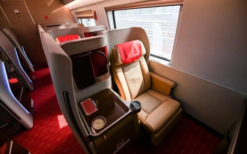 bullet-train-business-seat bullet-train-business-seat