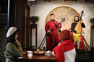 Enjoy-Tea-at-a-Traditional-Teahouse