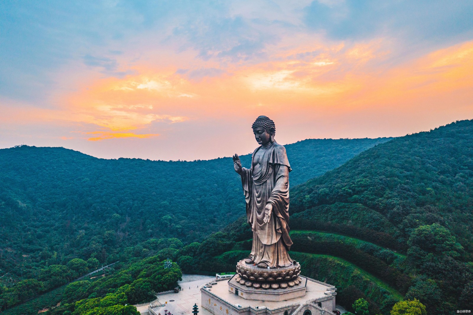 Lingshan-Giant-Buddha