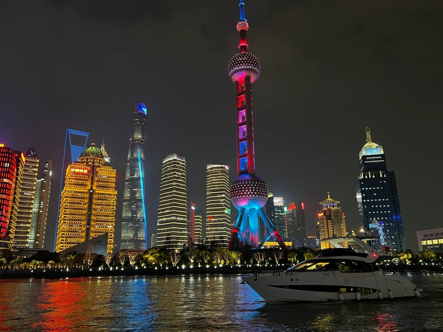 view-along-the-huangpu-river