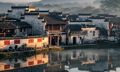 moon-pond-in-hongcun