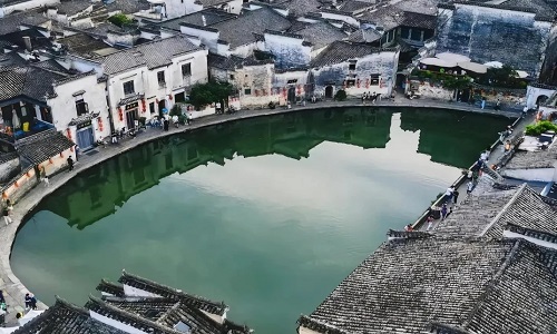 Moon-pond