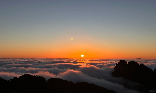 sunrise-at-danxia