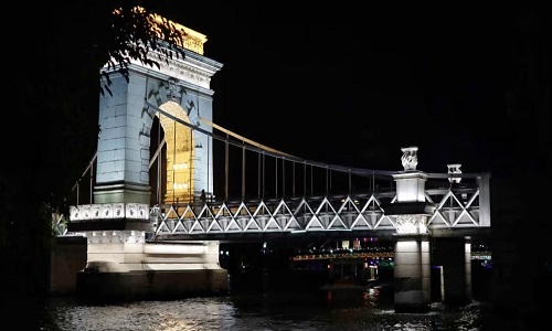 Night-cruise-on-two-rivers-and-four-lakes-guilin