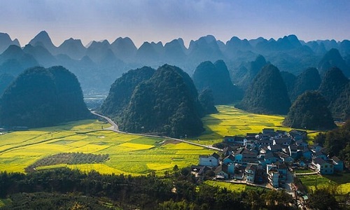 Forest-Of-The-Thunsands-Peaks-Xingyi Forest-Of-The-Thunsands-Peaks-Xingyi