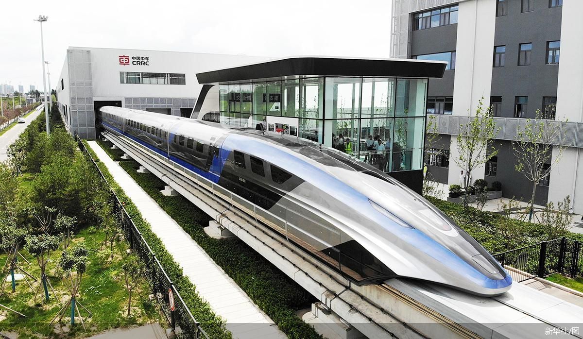 Shanghai-Maglev-Train2