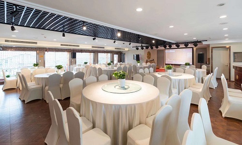 Long-Boat-Dining2